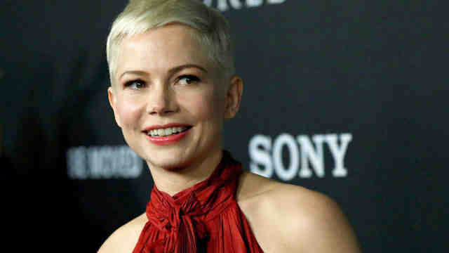 Oyuncu Michelle Williams evlendi